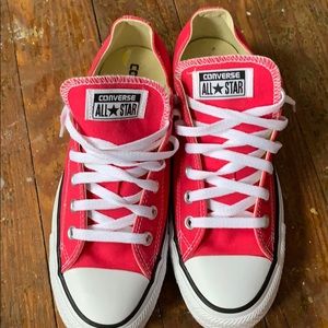 Converse unisex pink sneakers